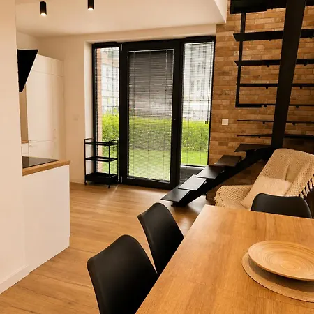 Downtown Garden Loft Daire *