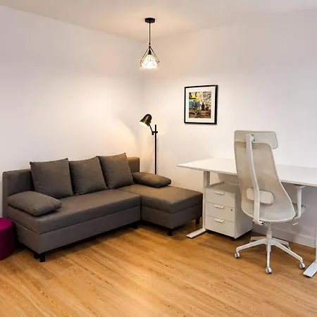 Downtown Garden Loft Daire