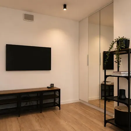 Downtown Garden Loft Daire