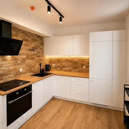 Downtown Garden Loft Daire
